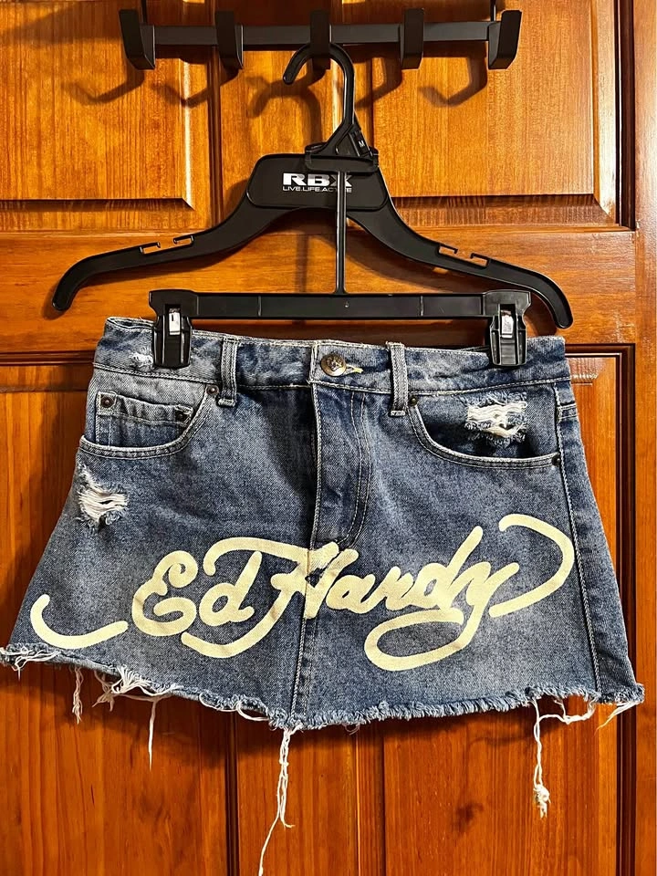 Ed Hardy Denim Mini Skirt w/ Tattoo Graphic Size 30 M