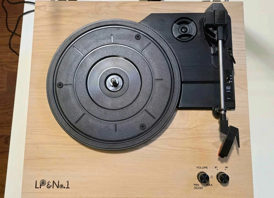 LP&No.1 Bluetooth Record Player with Matching Speakers - photo 2