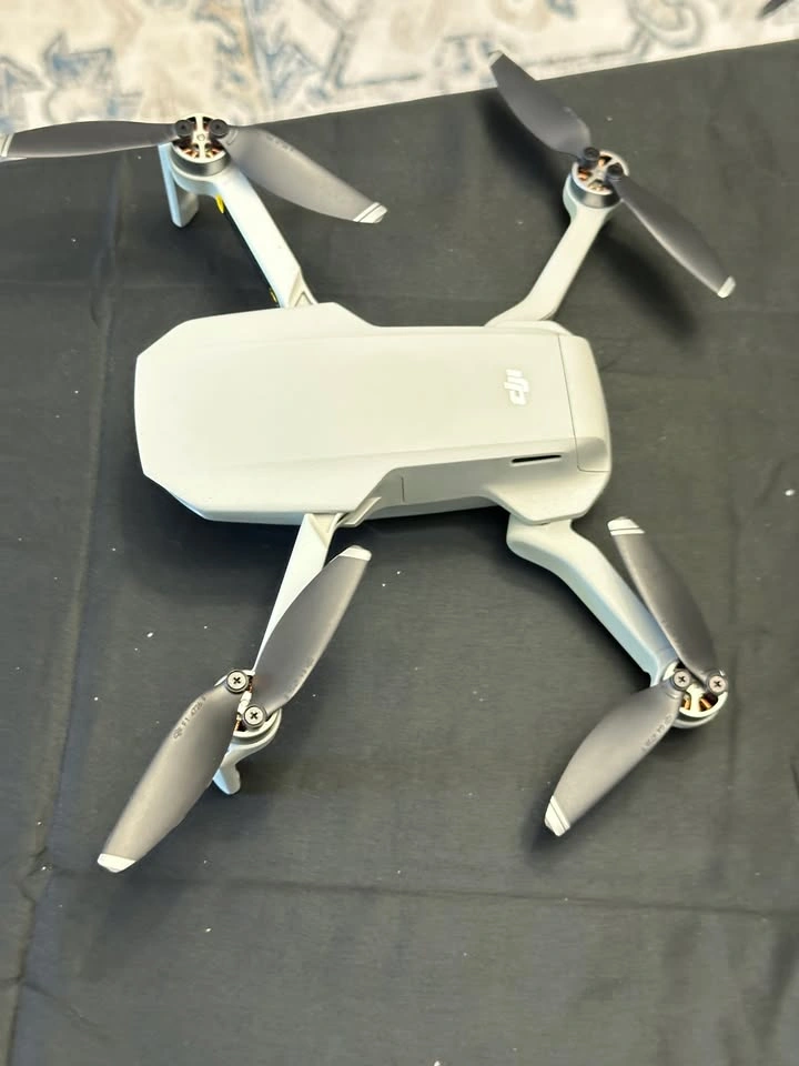 DJI Mavic Mini Drone w/ 3 Batteries - photo 5