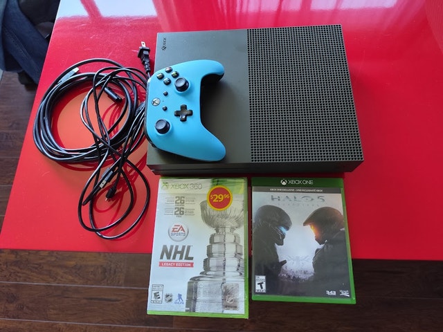 Xbox One S 1TB w/games