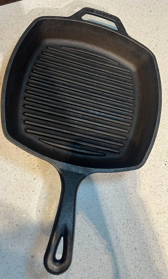 LODGE Large Square Cast Iron Grill Pan - photo 2