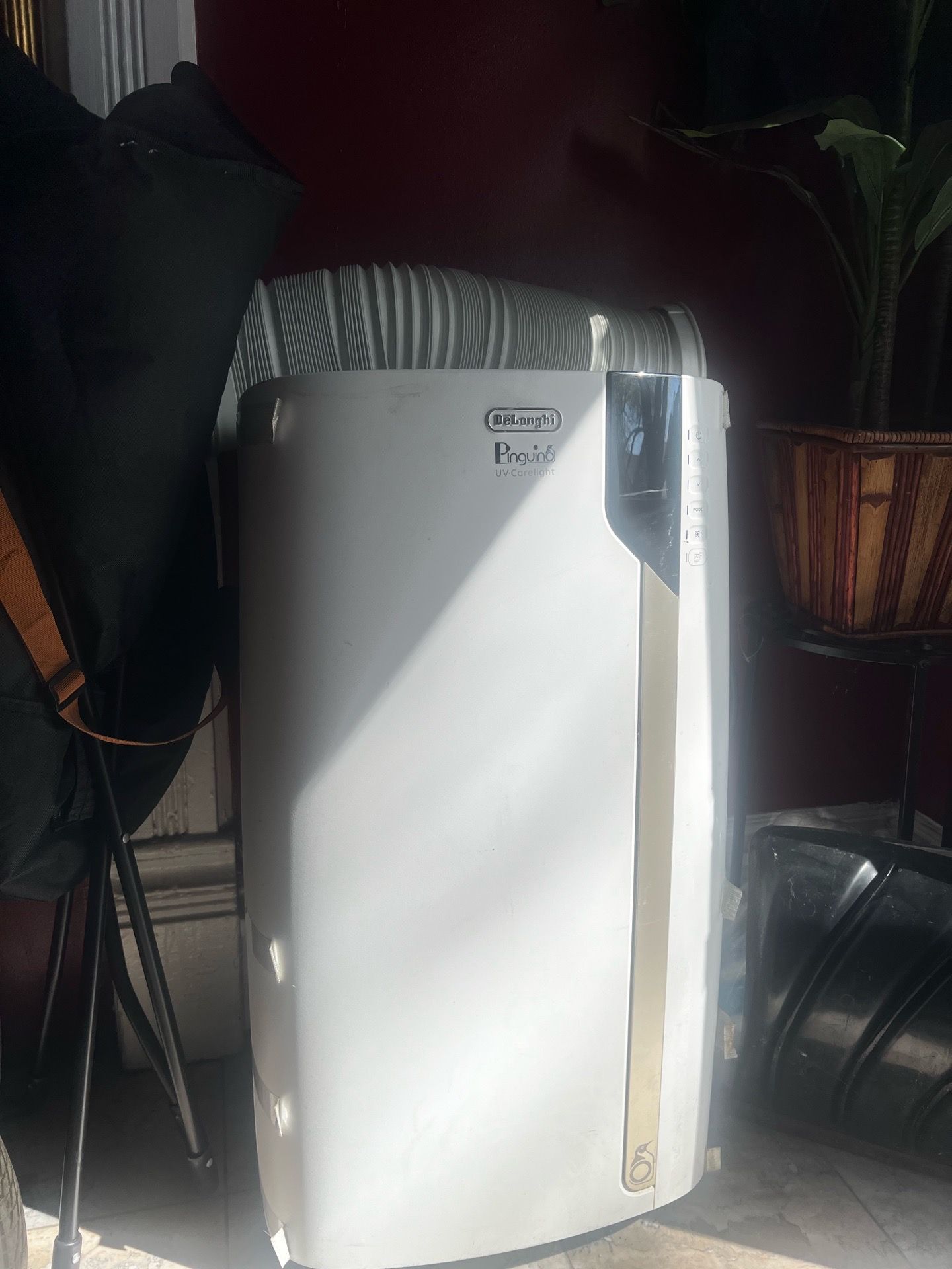 Delonghi UV-Carelight Portable Air Conditioner - photo 2