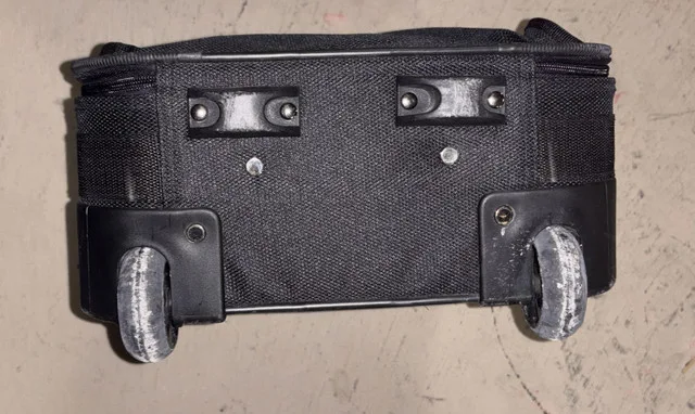 Extra Small Carry On Suitcase Black image indicator(3)