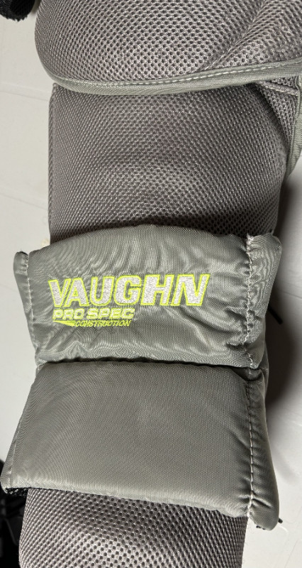 Vaughn Velocity V7 XF Goalie Chest & Arm Protector - photo 3