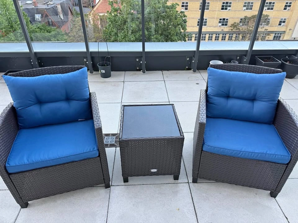 Patio/Balcony Furniture Set – Like New – Includes Covers