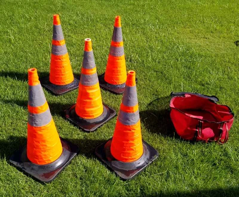 5 - 30" Collapsible Traffic Cones w/ Bag - photo 3