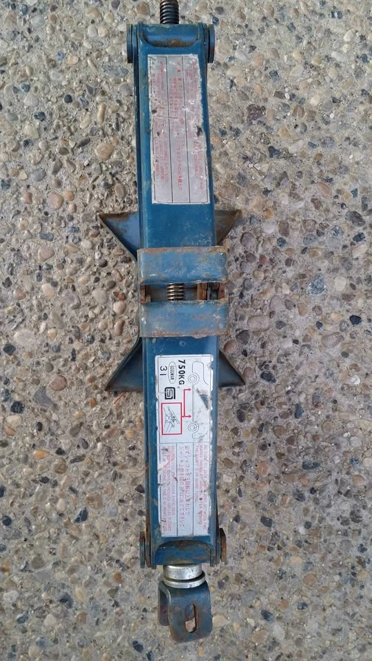 CAR JACK / SCISSOR JACK / CAR JACK LIFT (Comes As Shown) - photo 2