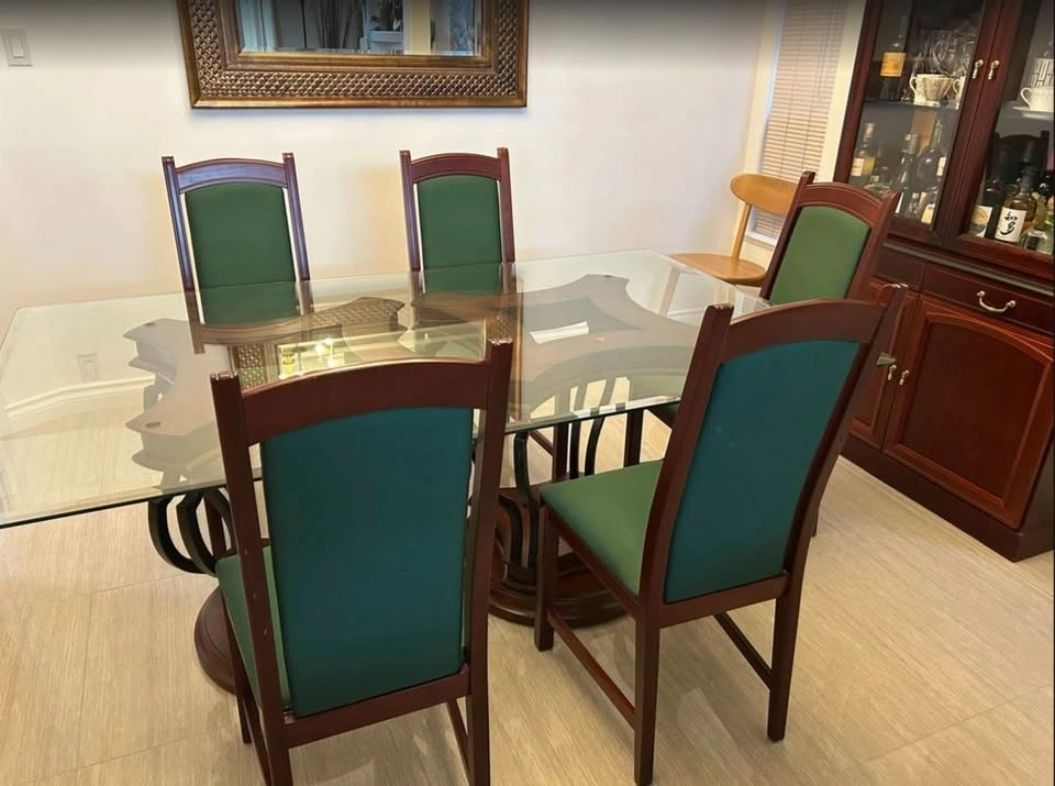 Dining Table, Chairs, Buffet and Hutch - photo 2