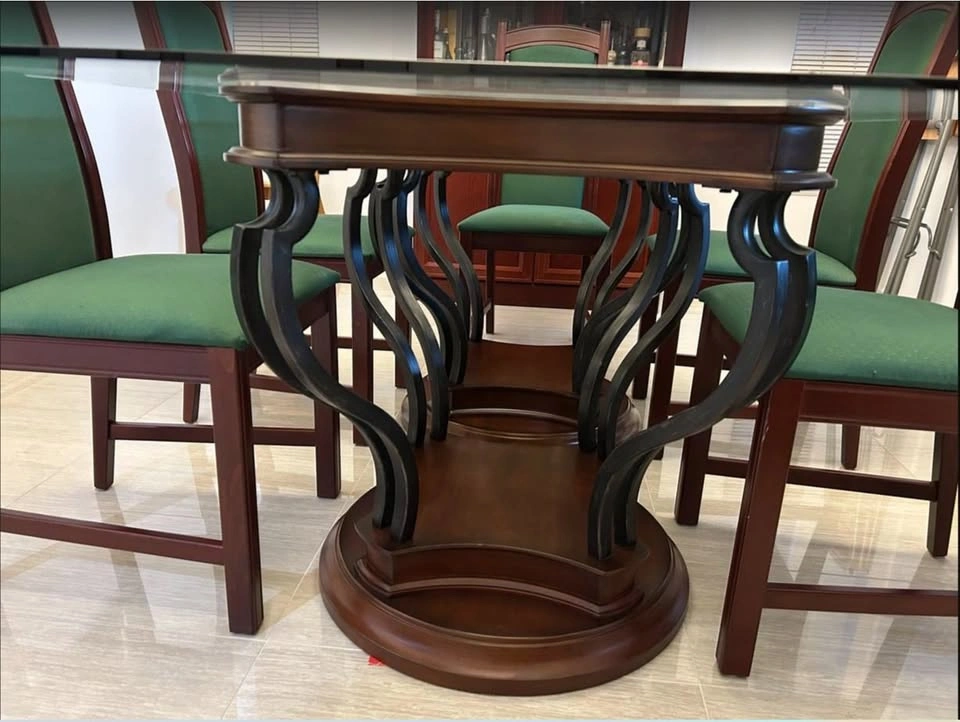 Dining Table, Chairs, Buffet and Hutch - photo 3