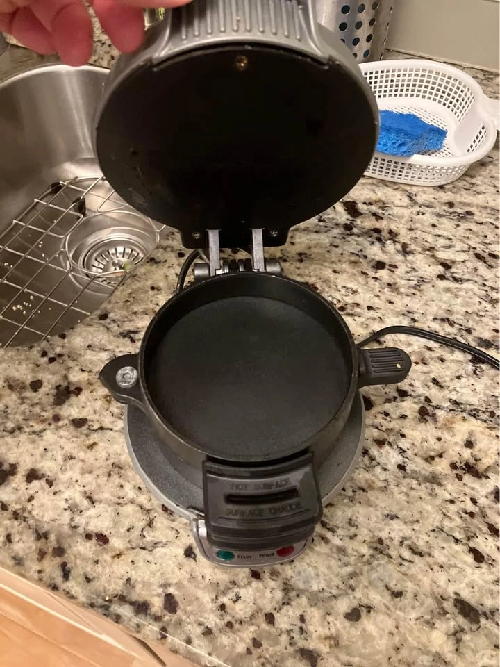 Hamilton Beach Breakfast Sandwich Maker - photo 2