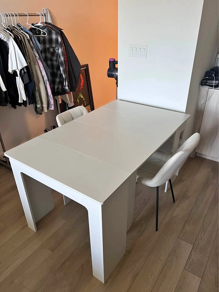 Dining Table White Extendable w Chairs