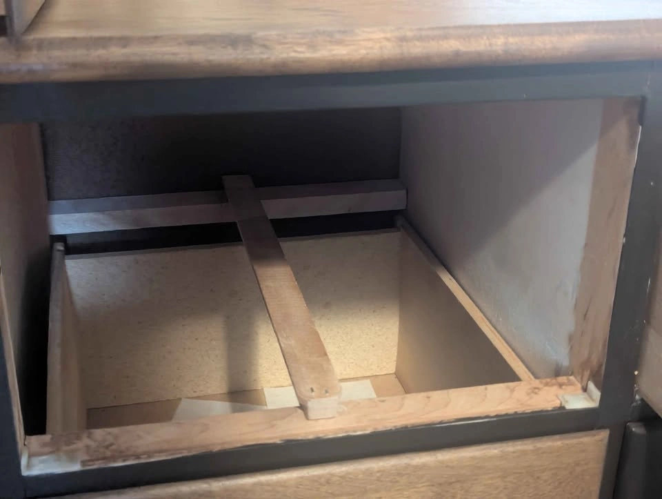 Refurbished Solid Wood Dresser - photo 4