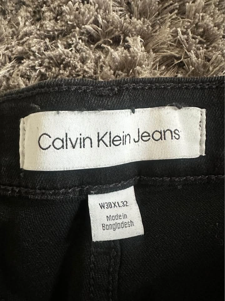 Black Calvin Klein Jeans - photo 2