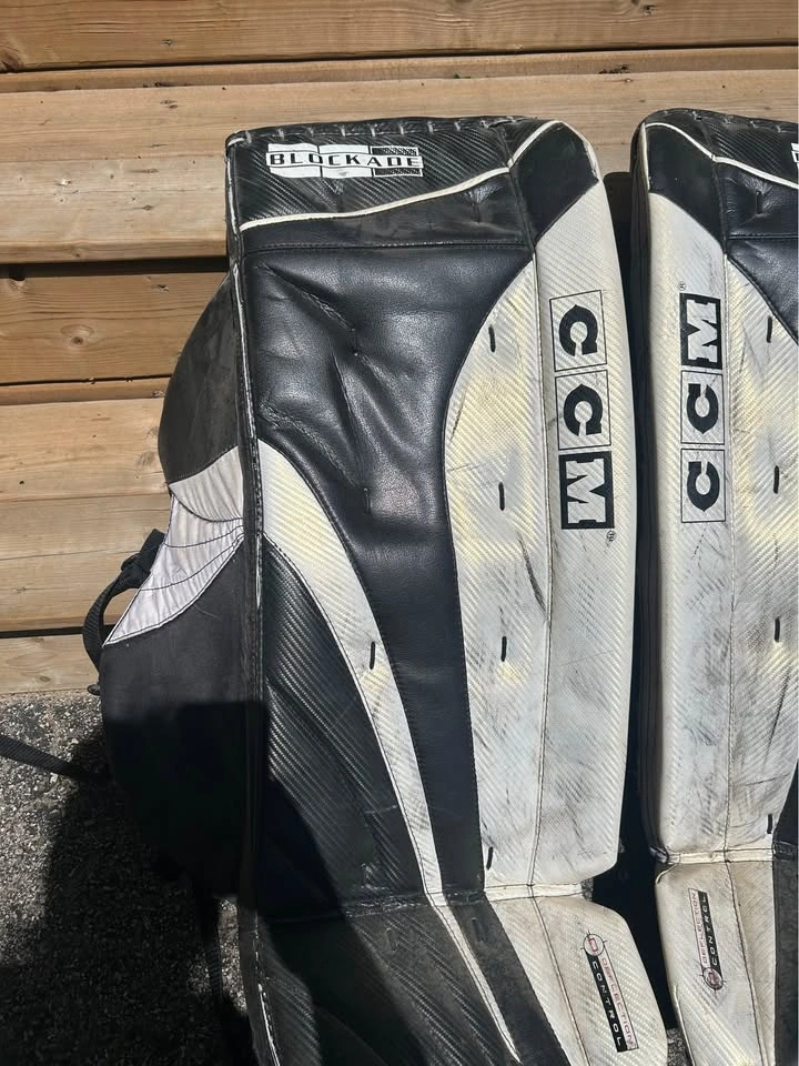 CCM BLOCKADE Hockey Goalie Pads - Size 36 - photo 4