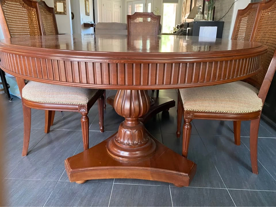 Mahogany Dining Table & Chairs - photo 3
