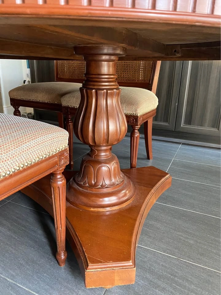 Mahogany Dining Table & Chairs - photo 5