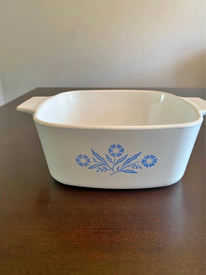 Vintage Corning Ware Casserole - no lid
