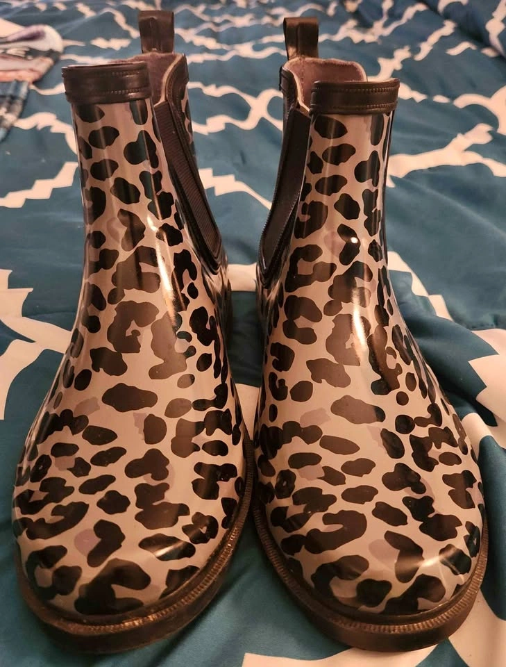Leopard Print Rain Boots Size 9