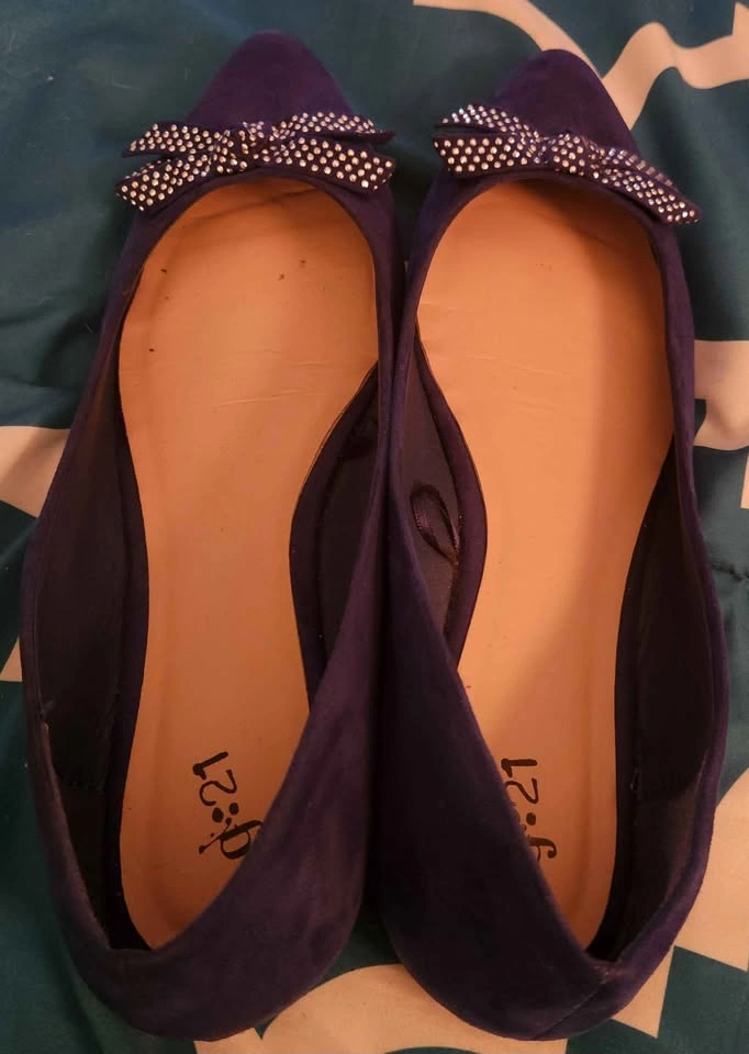 g.21 Royal Blue Pointed Toe Flats with Studded Bows Size 10 - photo 2