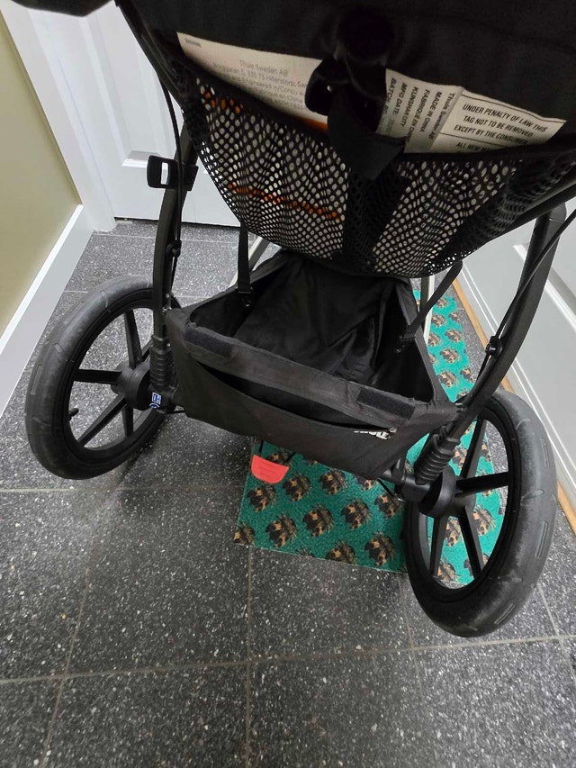 Thule Urban Glide 2 Jogging Stroller - photo 4