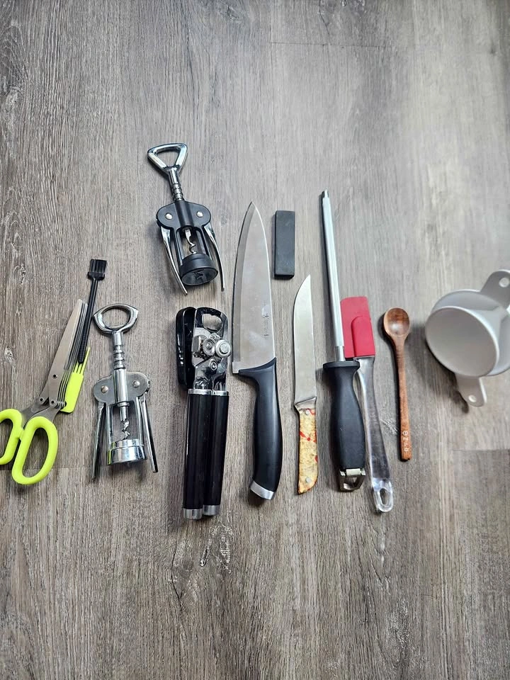 Move out sale - $0 to $10