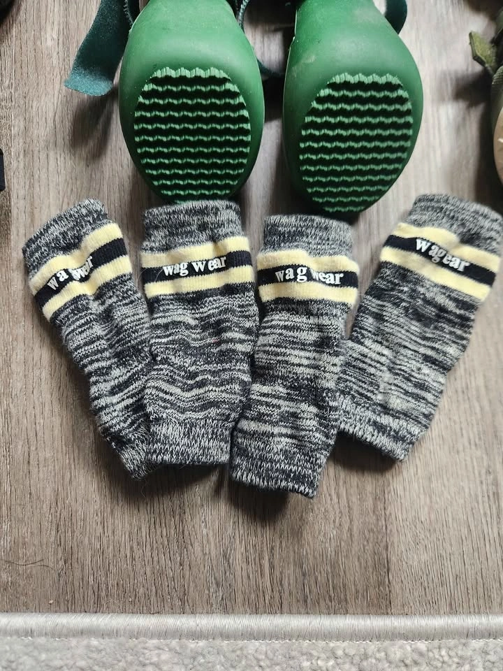 Dog shoes and socks - photo 5