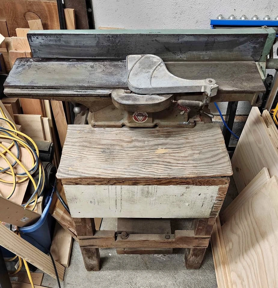 Vintage 1940s Delta 6" Cast Iron Jointer - Working