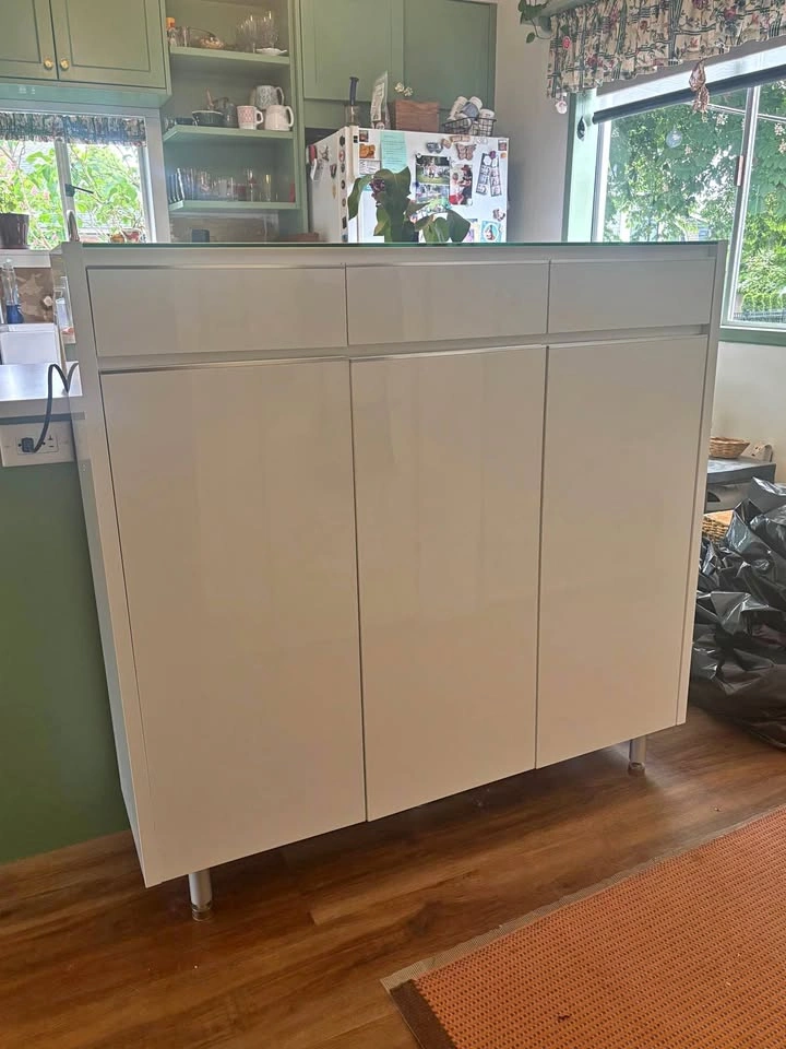 High Gloss Glass Top Shoe Cabinet
