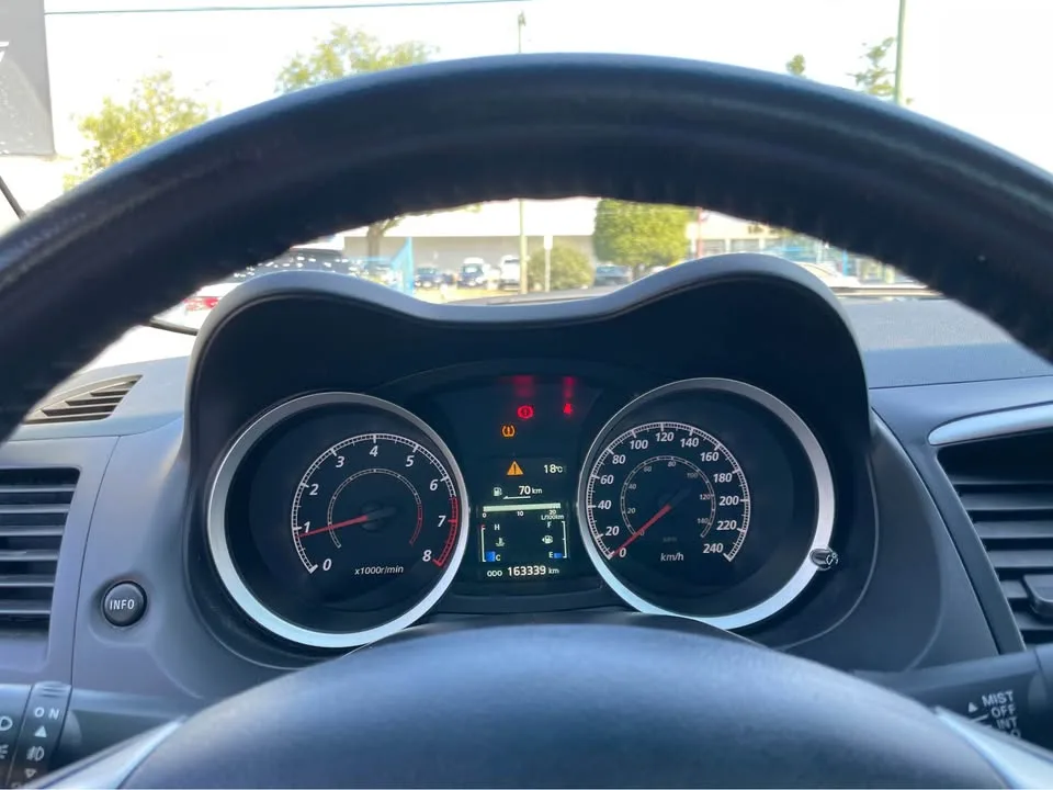 2017 Mitsubishi Lancer image indicator(6)