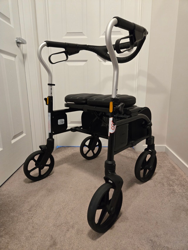 Mobility Walker - Evolution Trillium Rollator - Regular