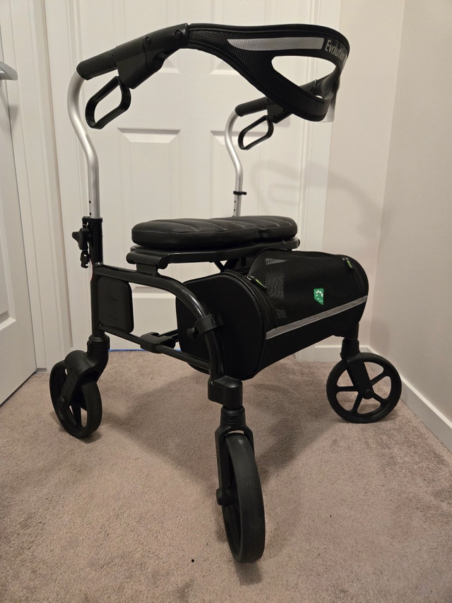 Mobility Walker - Evolution Trillium Rollator - Regular - photo 2