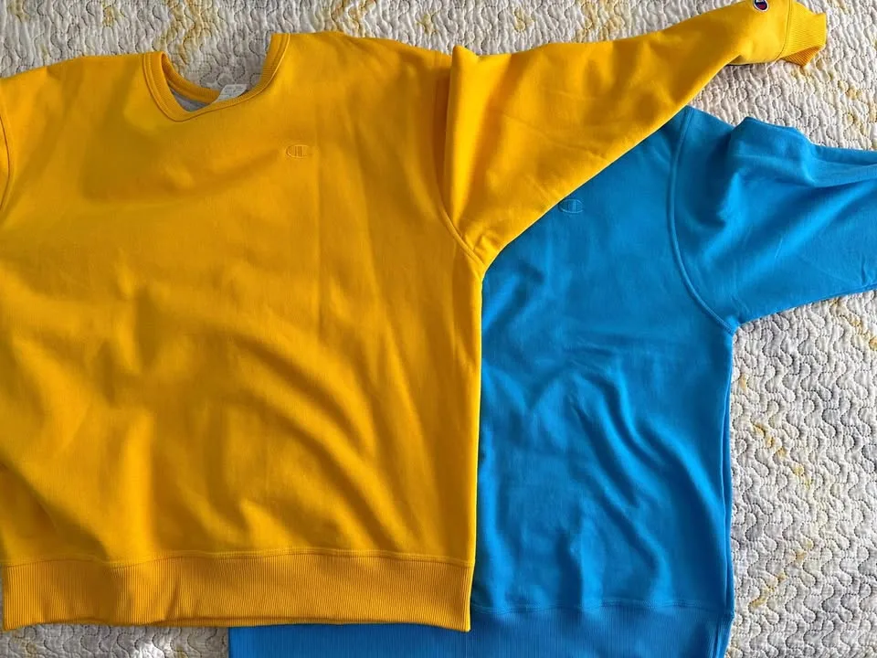 2 Champion Powerblend Fleece Sweatshirts (Men’s XL) thumbnail