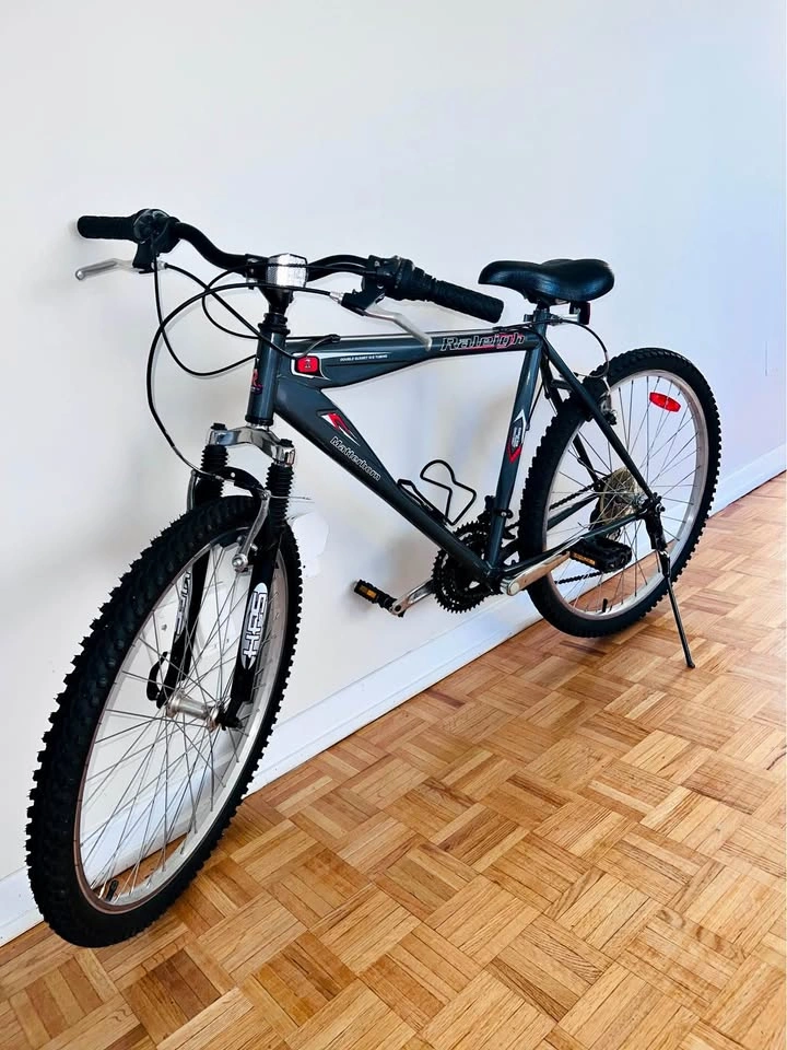 Raleigh Mountain Bike 26” – 21 Speed – Ready to Ride