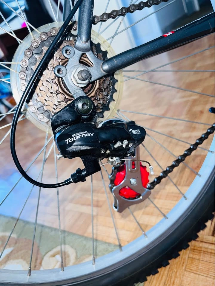 Raleigh Mountain Bike 26” – 21 Speed – Ready to Ride - photo 3