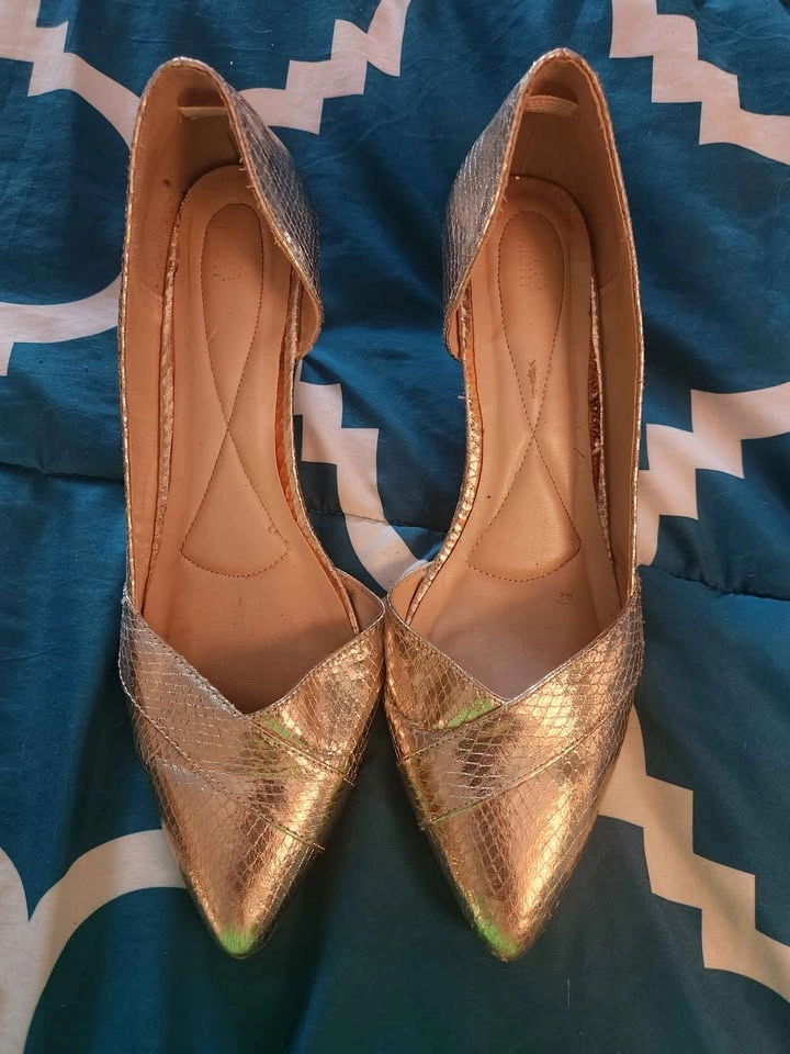 Gold Snakeskin Pointed Toe Heels 10M - photo 2