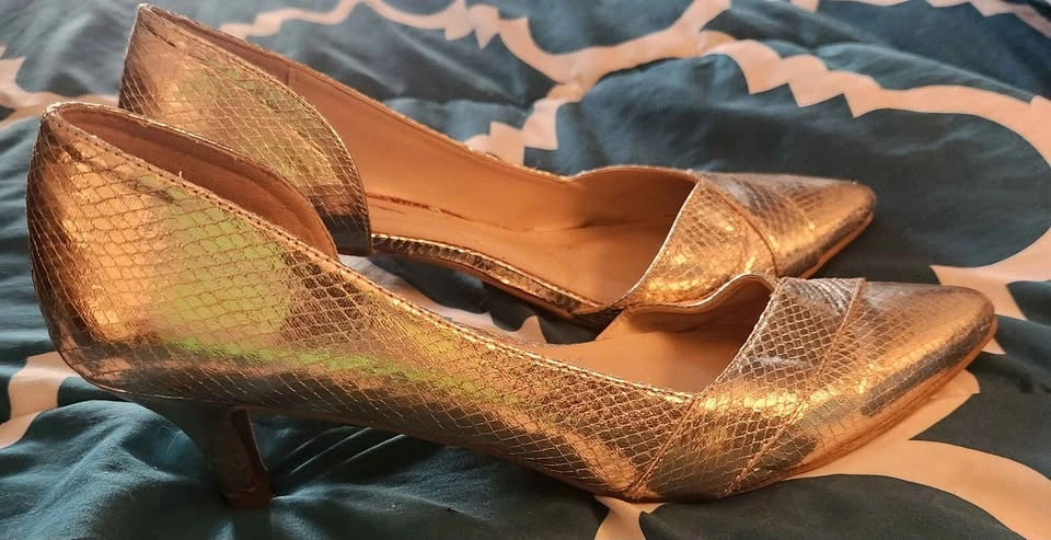 Gold Snakeskin Pointed Toe Heels 10M - photo 5