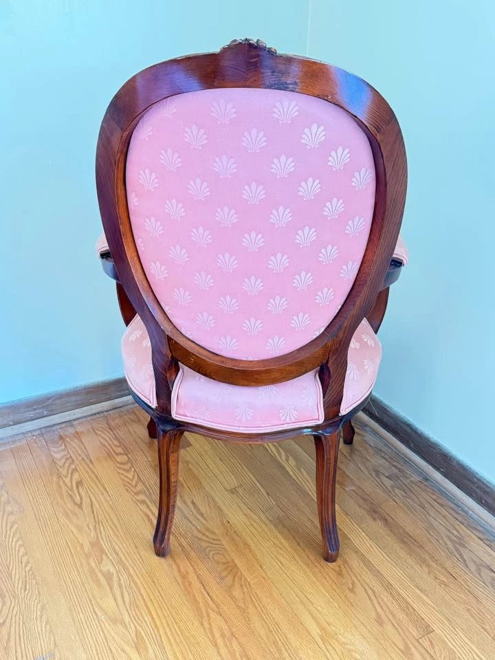 Vintage Louis XV Style Medallion Back Armchair - photo 3
