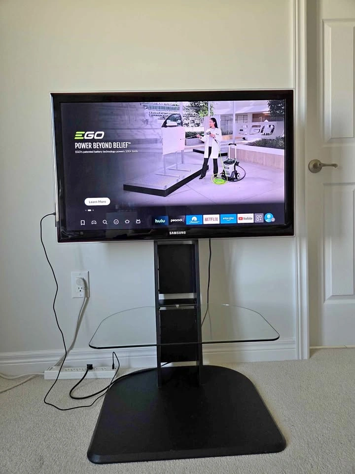 Samsung 40" TV with VESA Mount Stand
