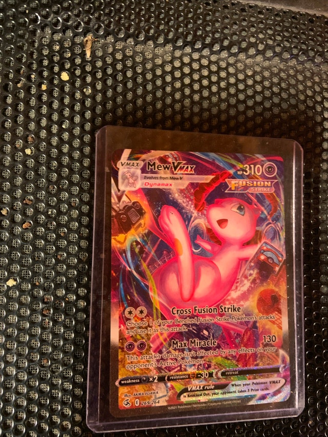 Pokémon Mew VMAX Alt Art Secret Rare 269/264 Near Mint