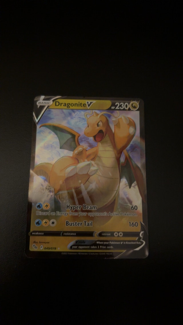 Dragonite V Pokemon Card