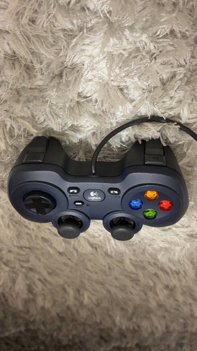 Logitech Gamepad F310 - photo 2