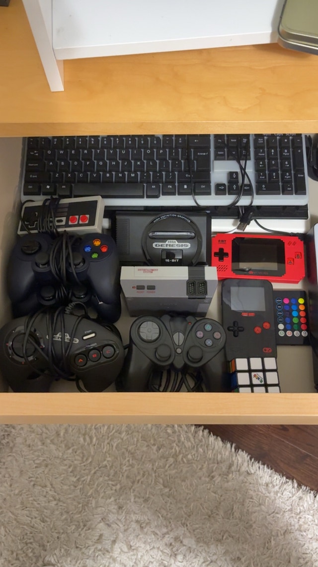 Video Game Console Lot - photo 2