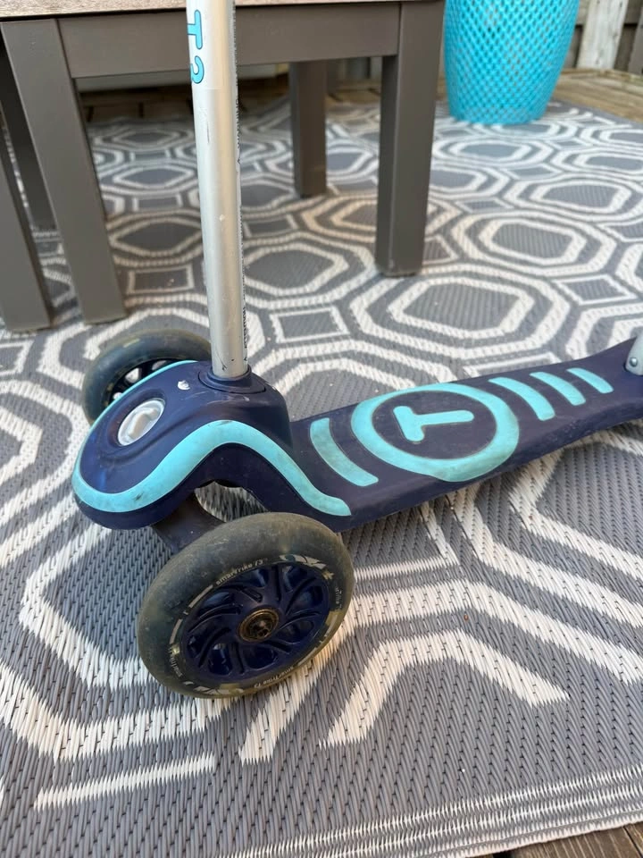 Smartrike T3 Toddler Scooter - photo 4