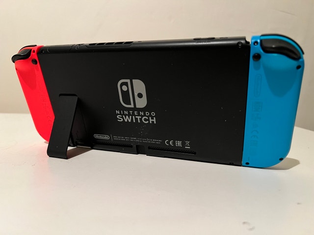 Nintendo Switch (moddable) Gen 1 - photo 2