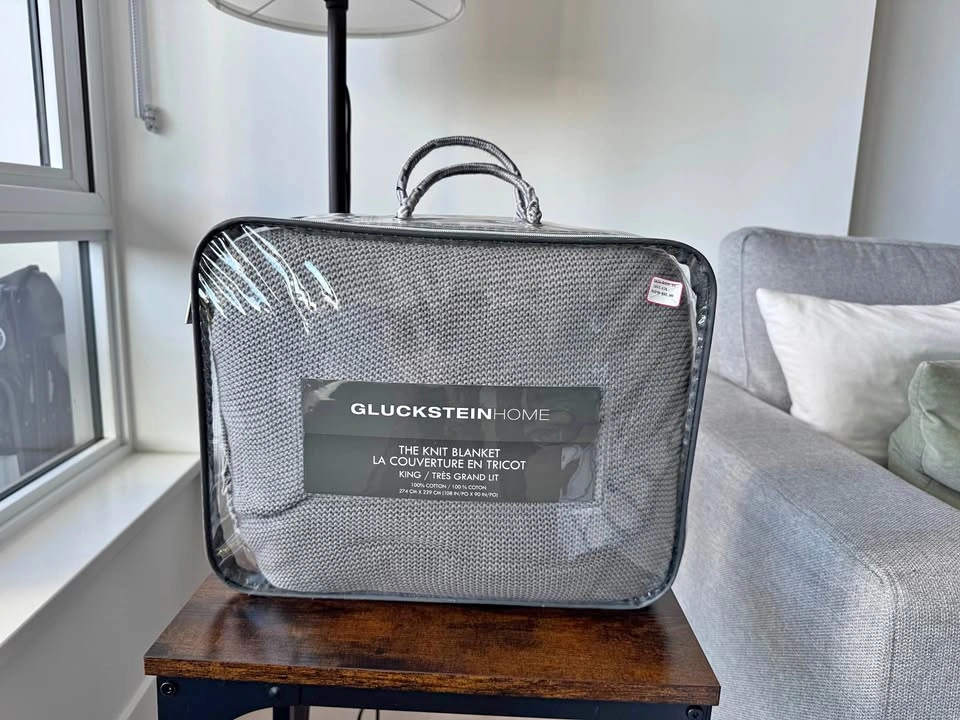 GLUCKSTEINHOME King Grey Knit Blanket