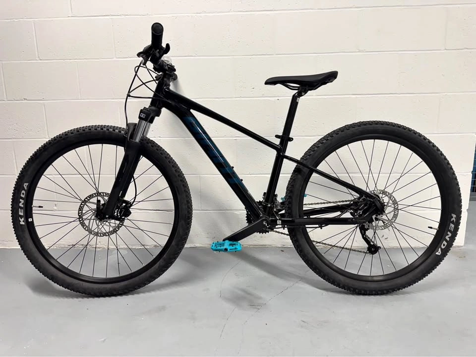 Giant Talon 2 27.5 Mountain Bike (XS) – Metallic Black