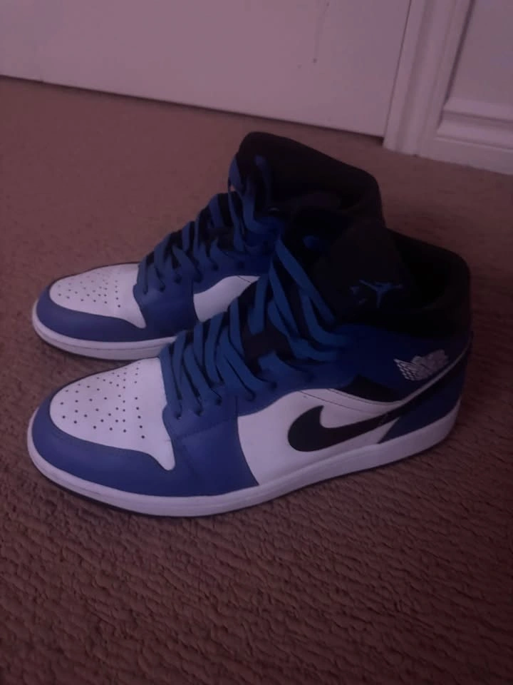 Size 10.5 Jordan 1 Royal Blue - photo 2