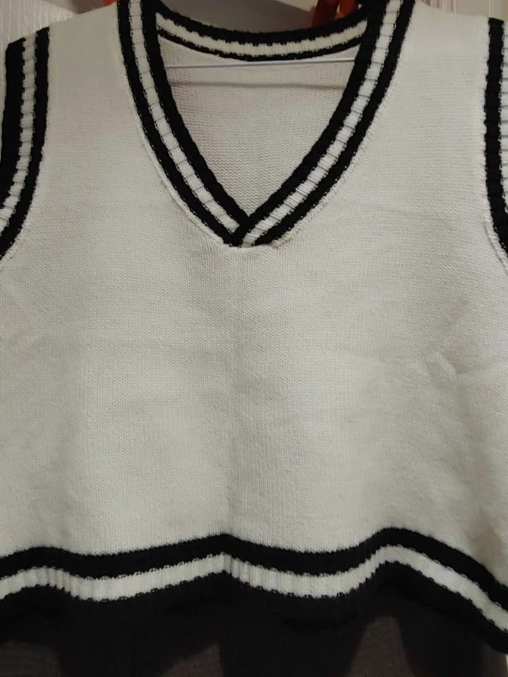 Ribbed Knit Sweater Vest & Uniqlo Skirt Set - photo 2