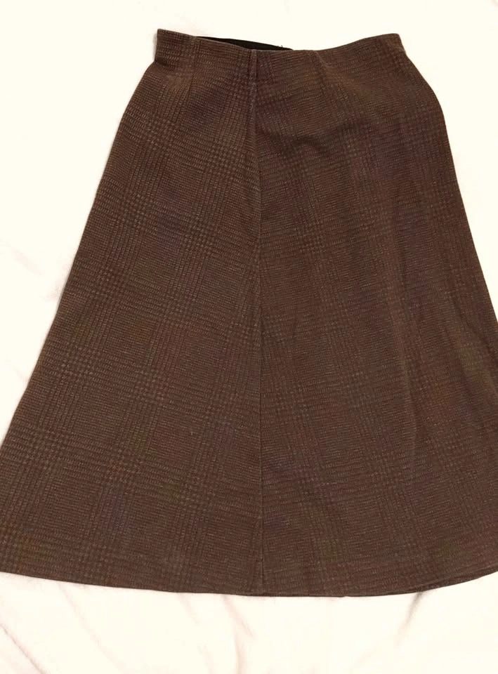 Ribbed Knit Sweater Vest & Uniqlo Skirt Set - photo 4