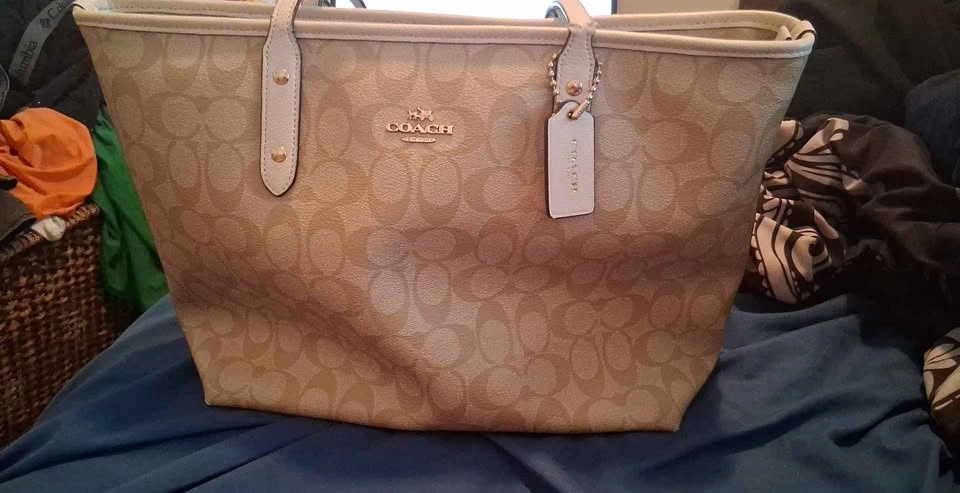 Coach Signature C Tan Tote Bag - photo 2